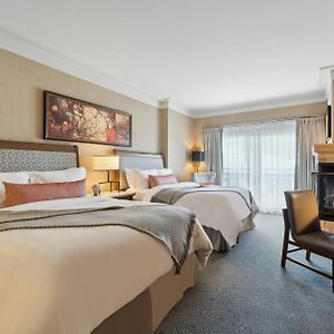 Grand Deluxe Queen Room